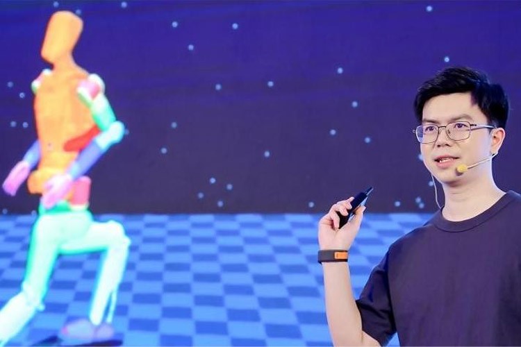 天才少年稚暉君bbin寶盈機器人走路進場！AI模型做大腦，目標售價20萬以內